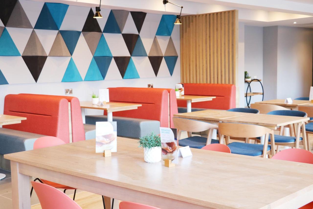 Holiday Inn Express, Chester Racecourse By Ihg Exterior photo