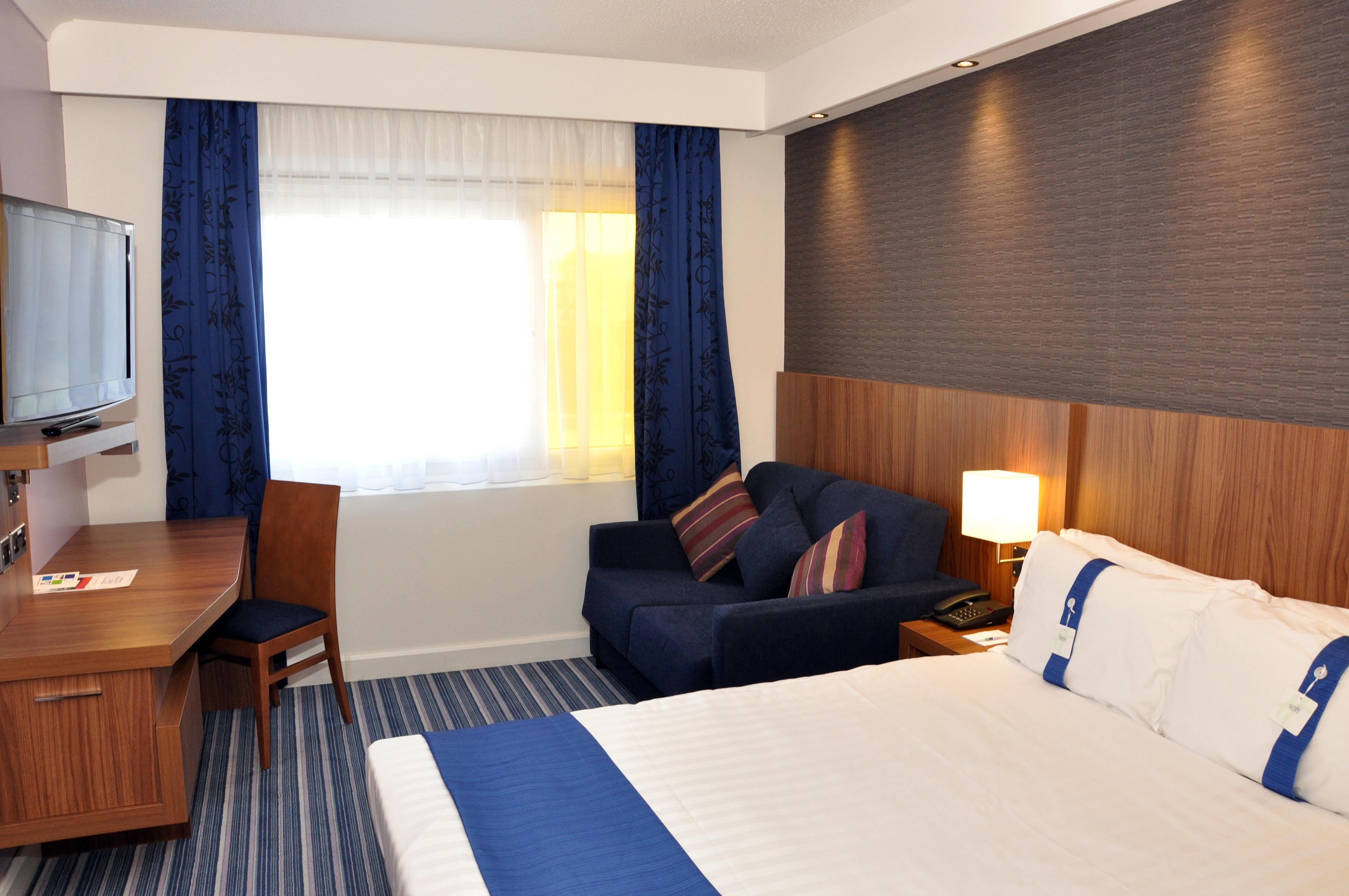 Holiday Inn Express, Chester Racecourse By Ihg Exterior photo