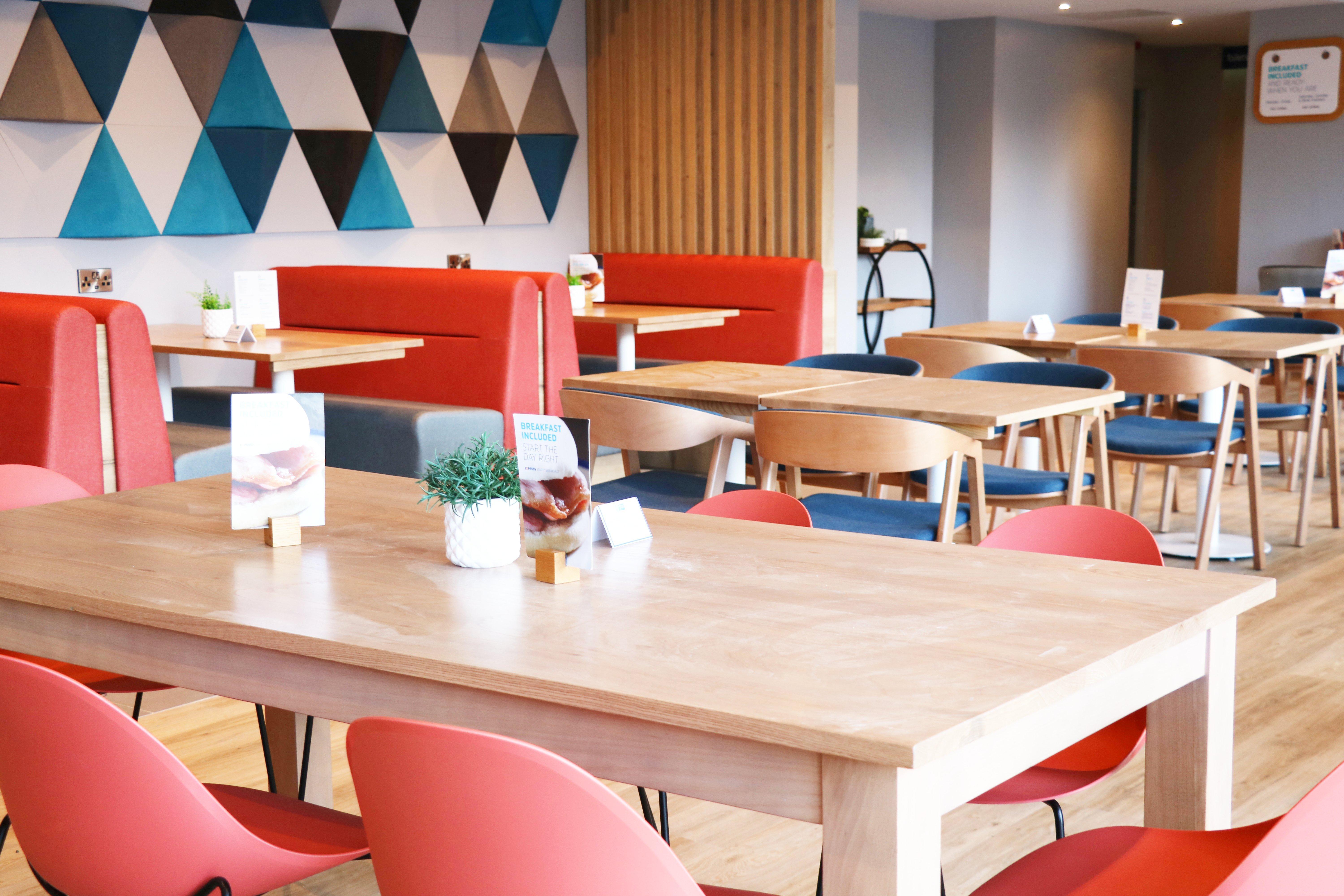 Holiday Inn Express, Chester Racecourse By Ihg Exterior photo