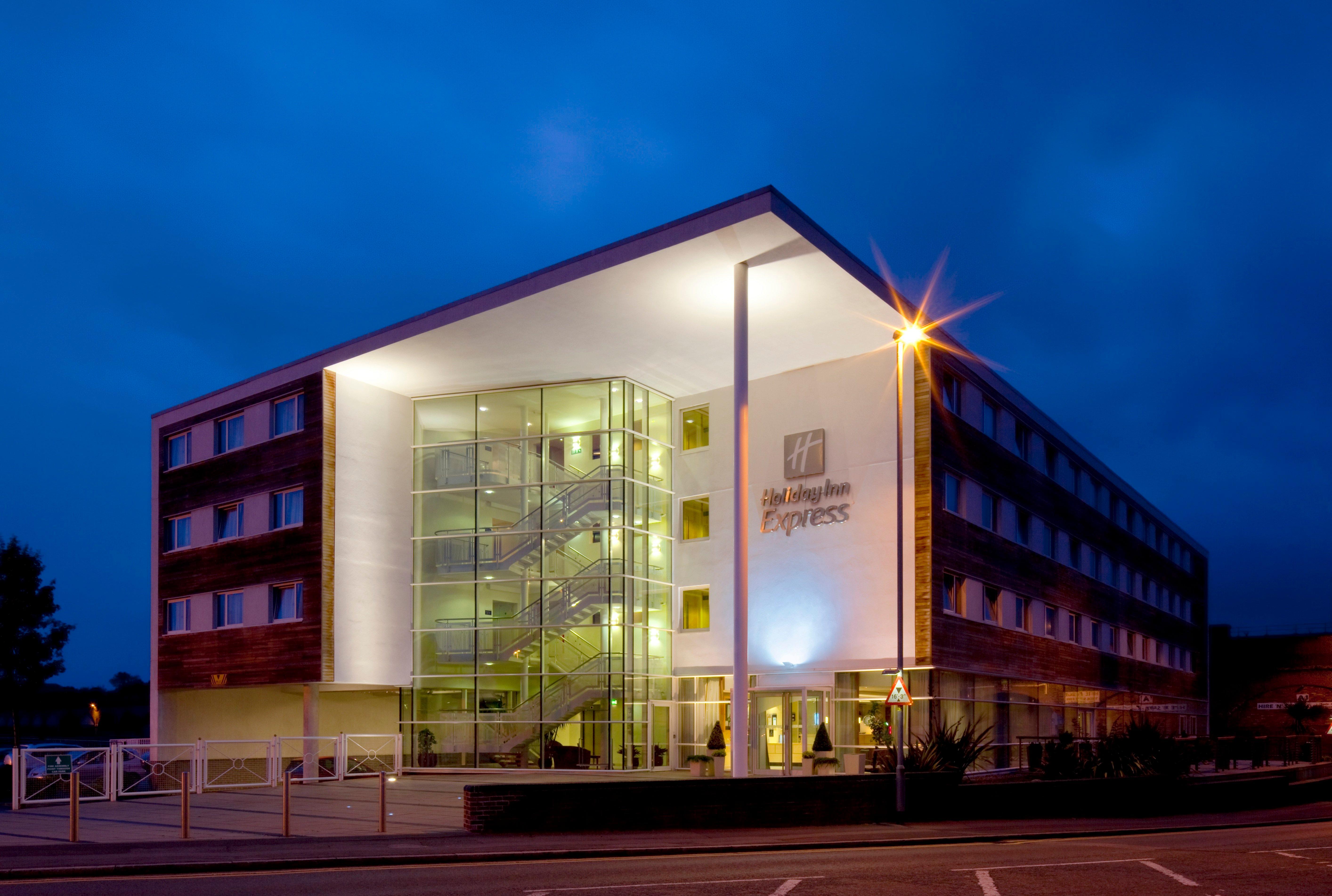 Holiday Inn Express, Chester Racecourse By Ihg Exterior photo