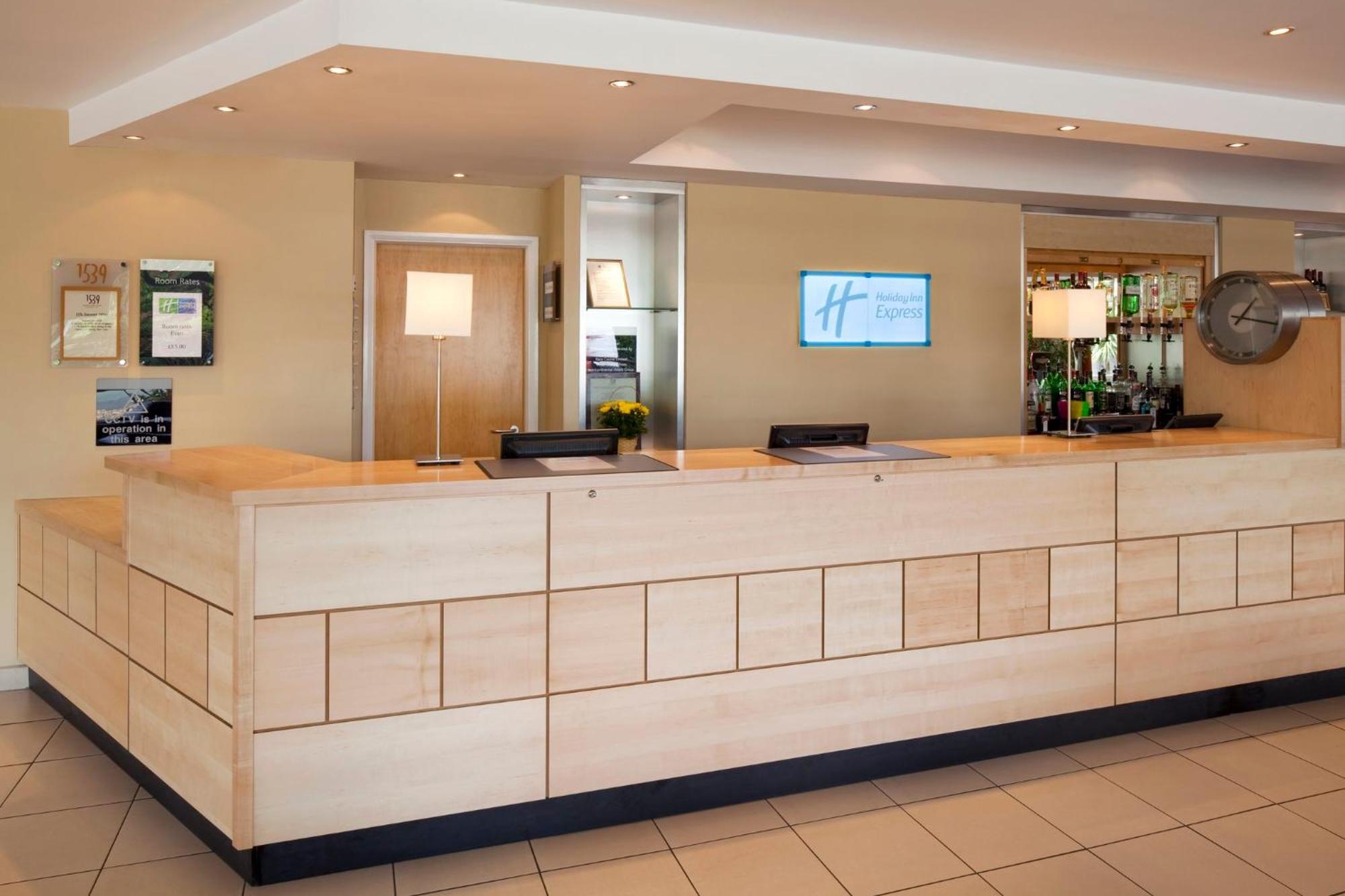 Holiday Inn Express, Chester Racecourse By Ihg Exterior photo