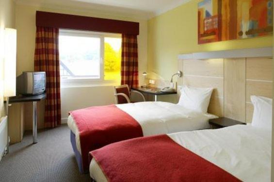 Holiday Inn Express, Chester Racecourse By Ihg Exterior photo