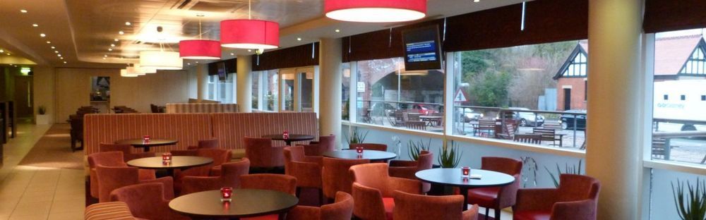 Holiday Inn Express, Chester Racecourse By Ihg Exterior photo