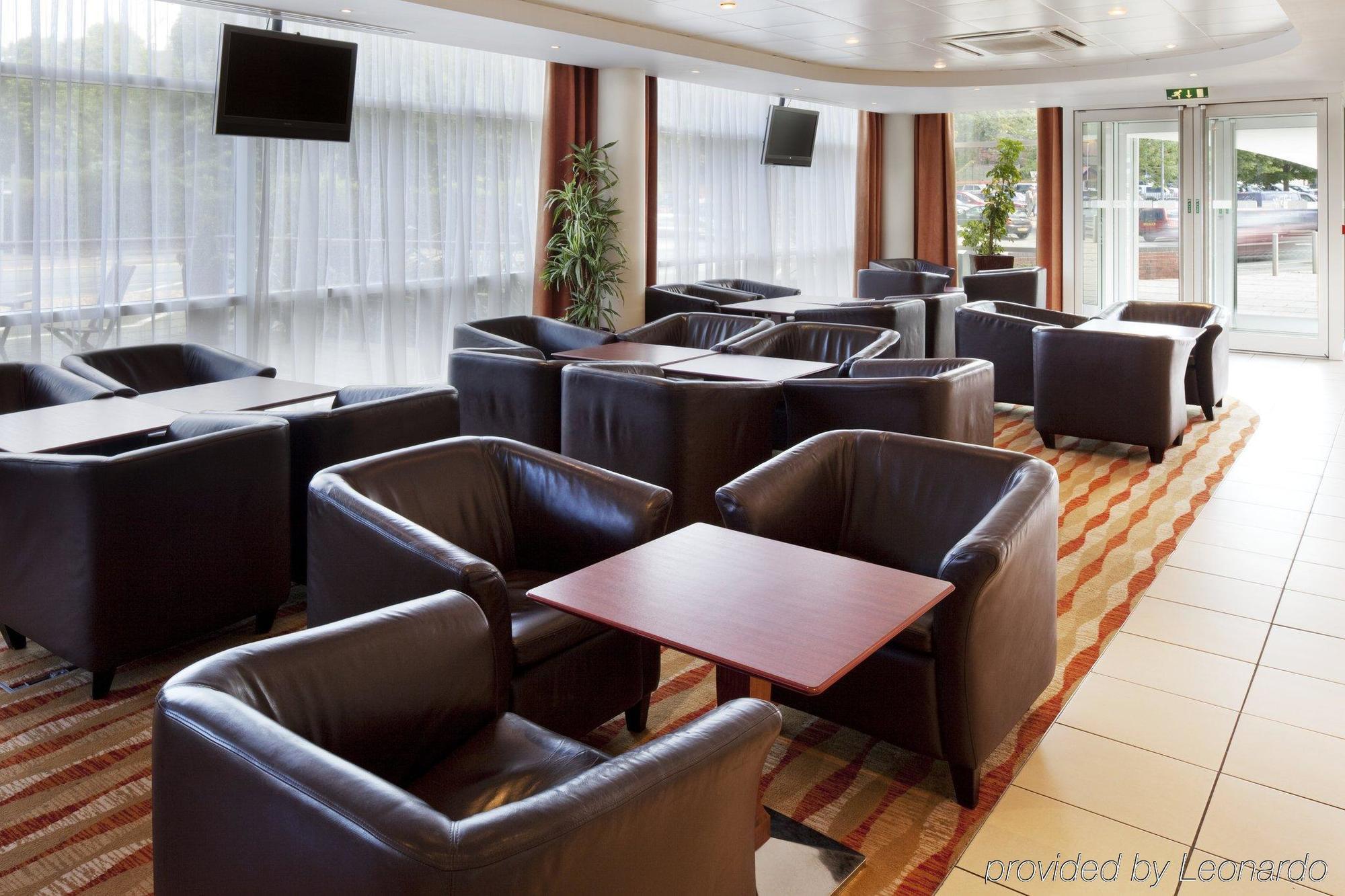 Holiday Inn Express, Chester Racecourse By Ihg Exterior photo